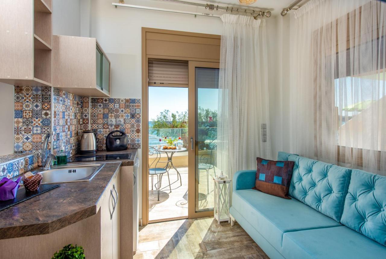 Elimia Suites & Studios Makrýgialos エクステリア 写真